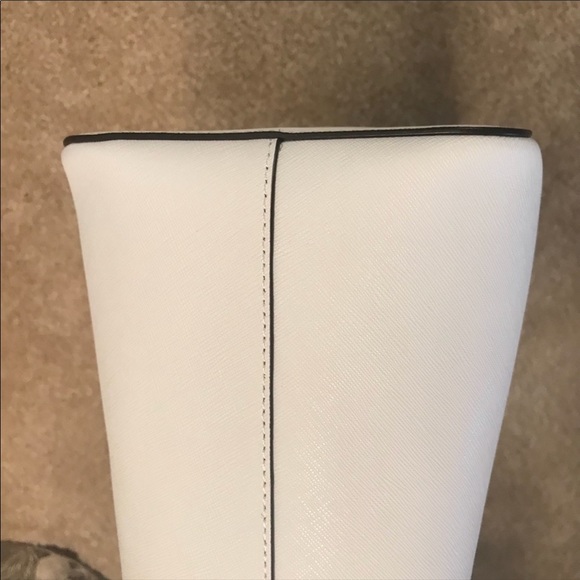 Michael Kors Optic Wht Lthr Gold Chains Lg Bag NWT - Picture 8 of 8